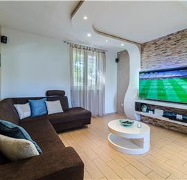 6 bedroom villa with pool in Milna, Brac Island sleeps 11